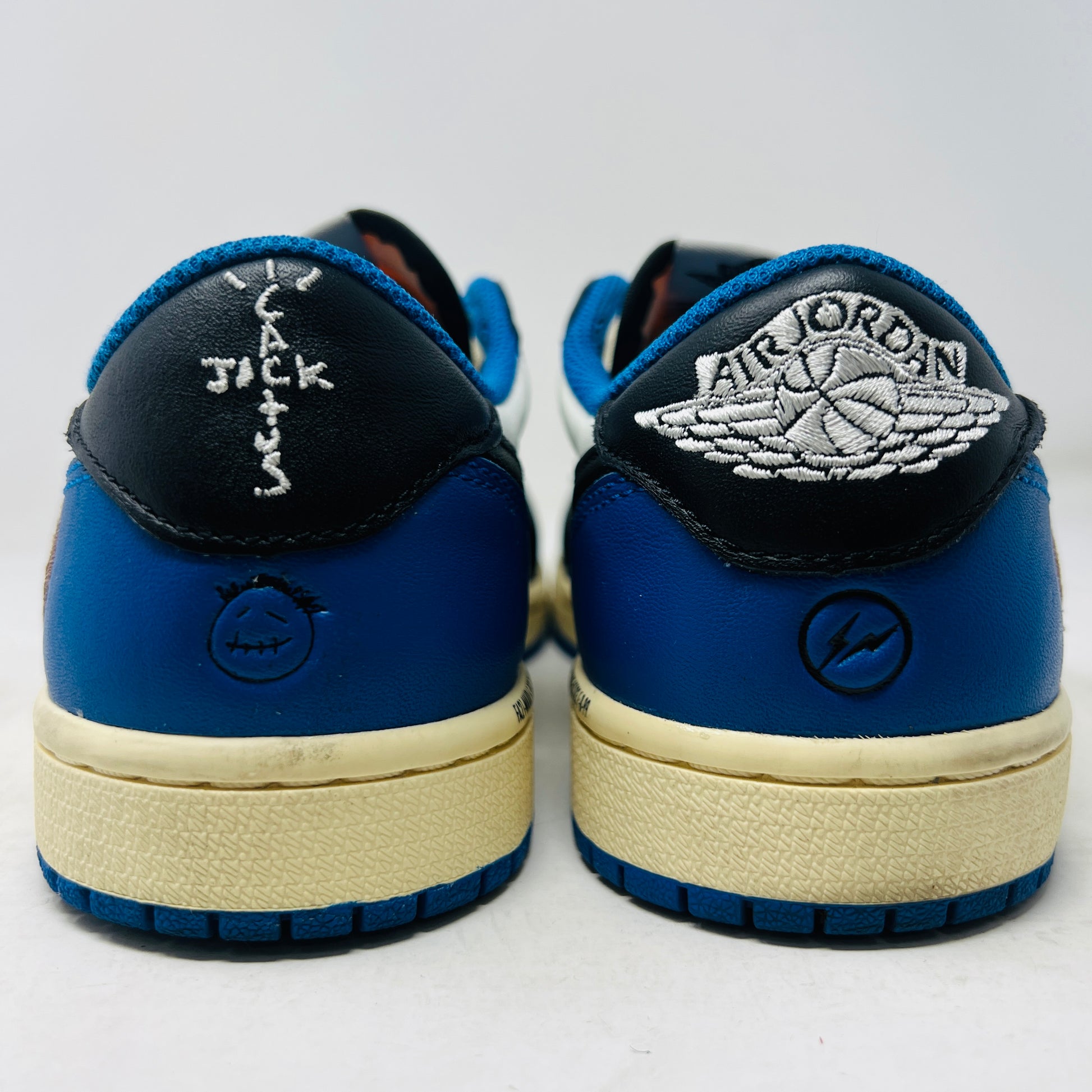 Jordan 1 Retro Low OG SP Fragment x Travis Scott sneakers with box and original accessories, condition 9/10.