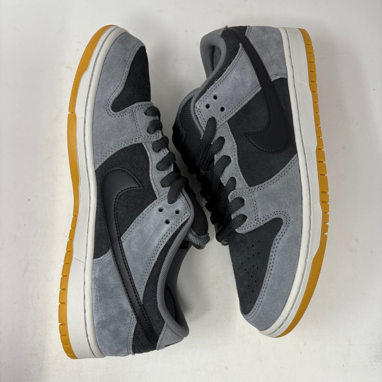 Nike SB Dunk Low Dark Smoke Grey sneakers, brand new, 2024 model with extra laces.