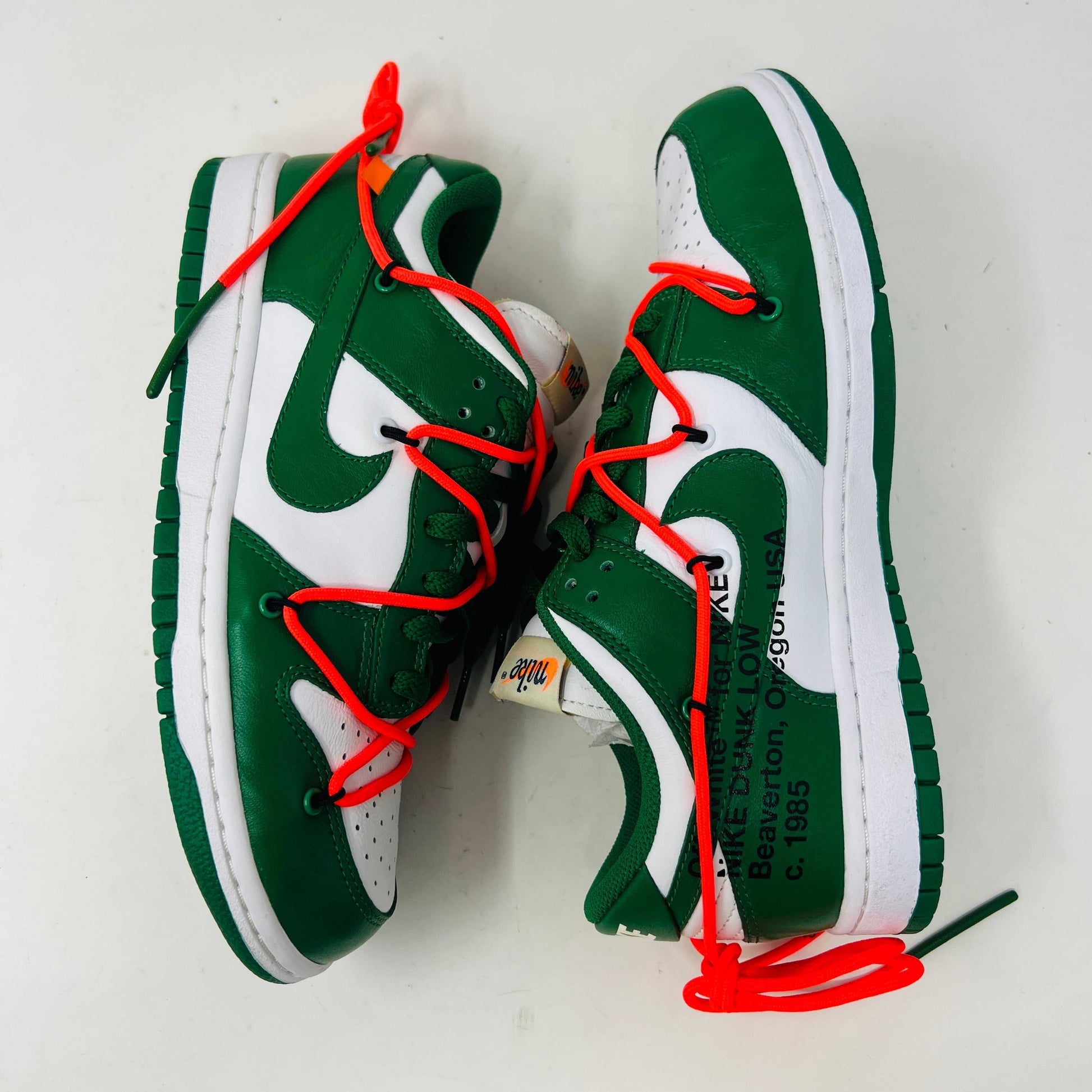 Nike Dunk Low Off-White Pine Green sneakers with red laces, 2019 model, condition 8.5/10.