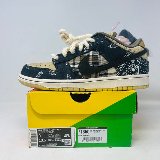 Nike SB Dunk Low Travis Scott sneakers, brand new, slight scratch, extra laces, 2020 release.