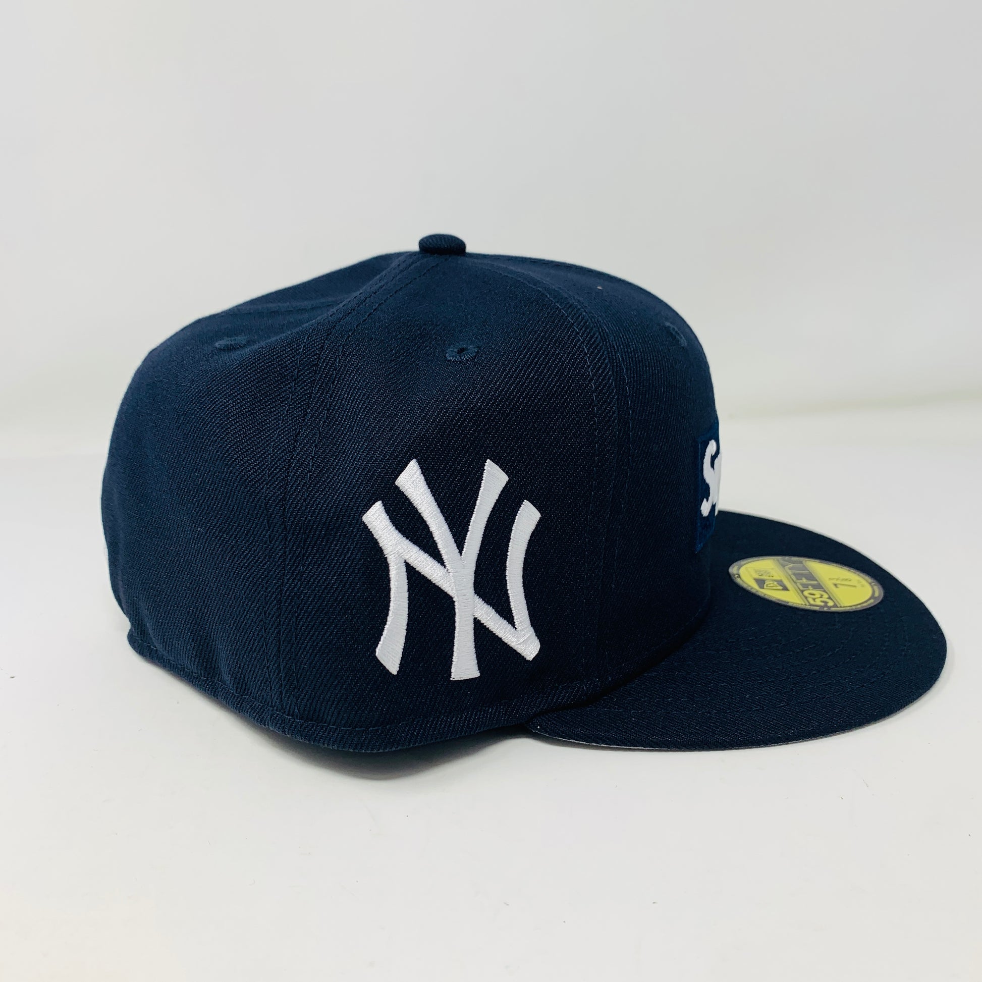 Supreme MLB New York Box Logo New Era 59Fifty Fitted Cap in navy.