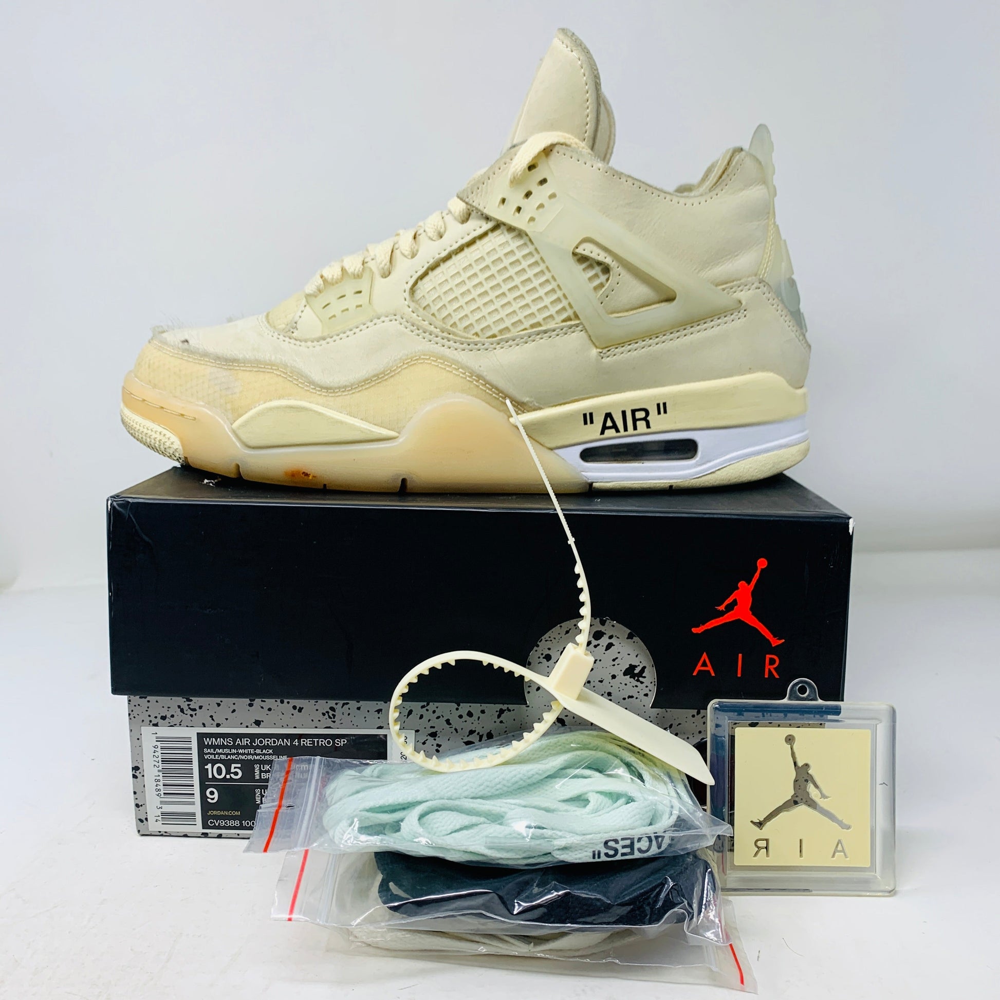 Jordan 4 Retro Off-White Sail (W) sneakers with accessories and box, condition 8/10, 2020 release.