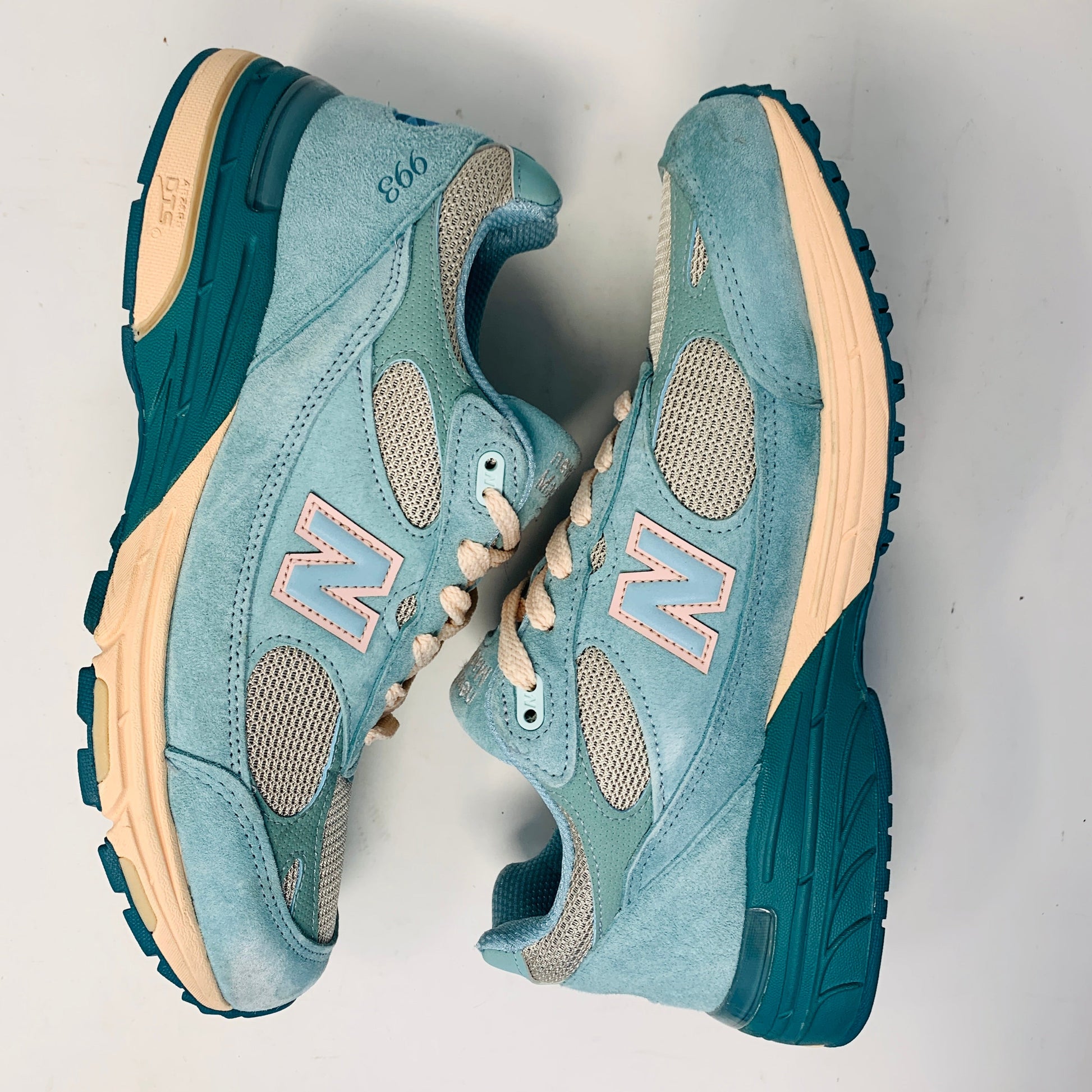 Balance 993 Joe Freshgoods Performance Art Arctic Blue sneaker, size 10.5M, pre-owned with extra laces, released in 2022.