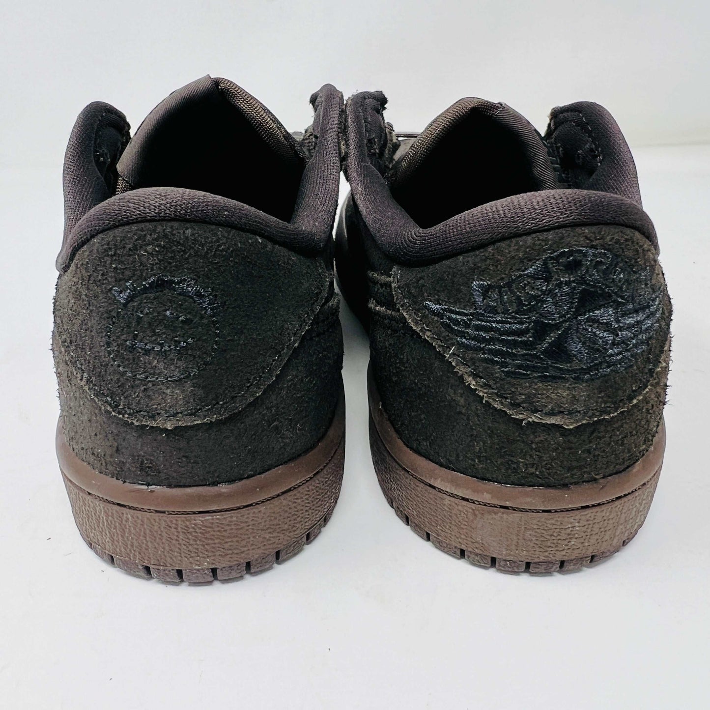 Jordan 1 Retro Low OG SP Travis Scott Velvet Brown PS sneakers, size 1Y, brand new condition.