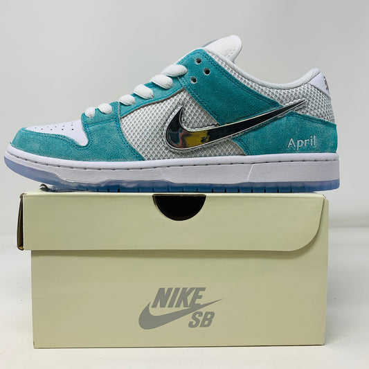 Nike SB Dunk Low April Skateboards 2023, brand new with good box and extra white laces.