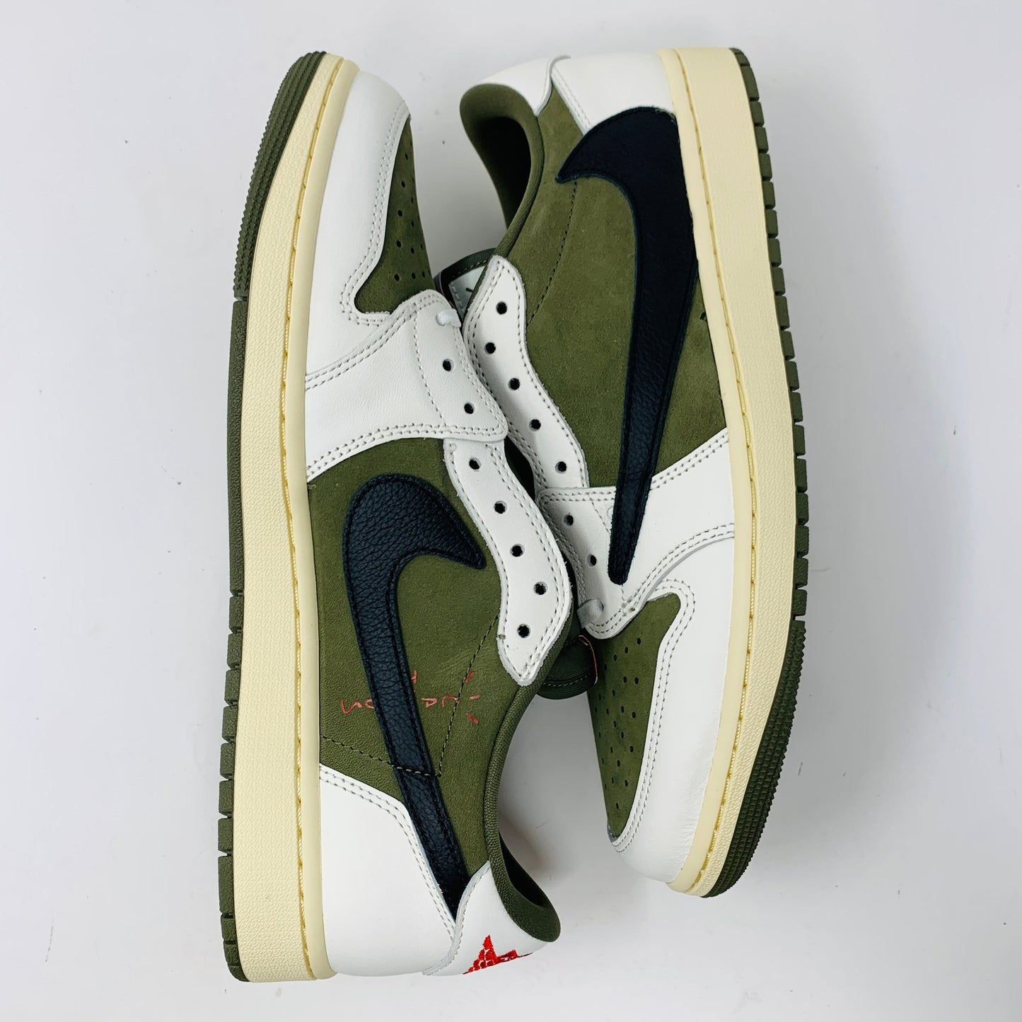 Jordan 1 Retro Low OG SP Travis Scott Medium Olive sneakers, brand new with extra laces, 2024 release.