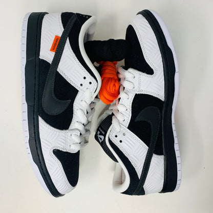 Nike SB Dunk Low TIGHTBOOTH, brand new, 2023 release with orange and black laces.