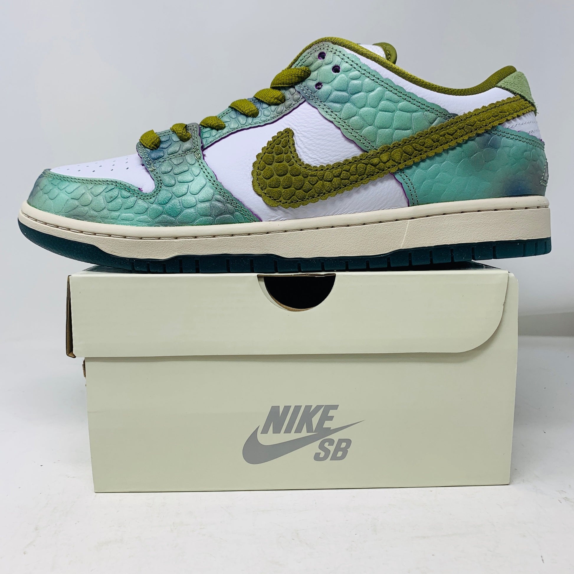 Nike SB Dunk Low Alexis Sablone Chameleon sneakers new with box.