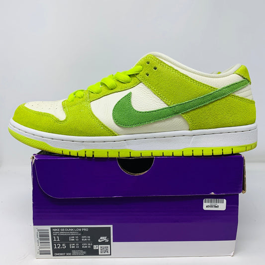 Nike SB Dunk Low Green Apple sneakers with extra laces, size 11, 2020 model.