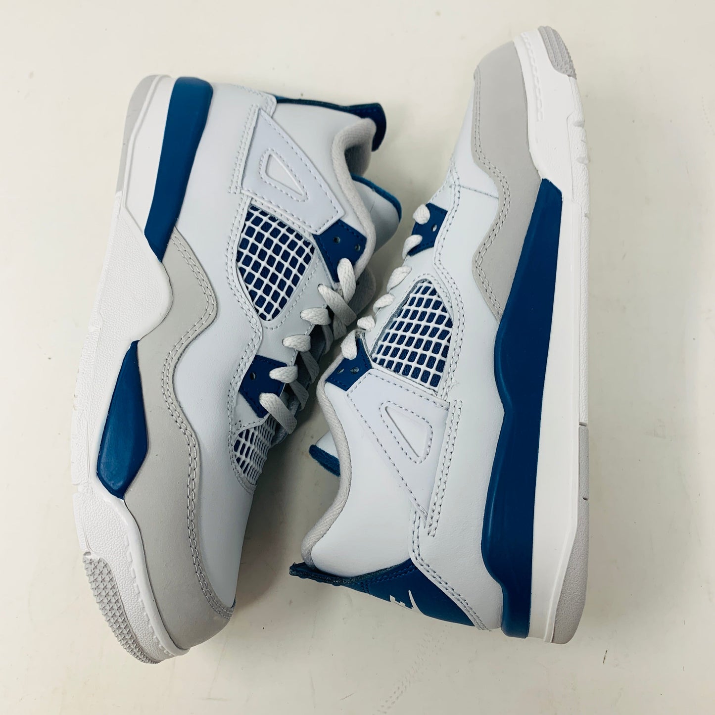 Jordan 4 Retro Military Blue 2024 PS sneakers, brand new, white and blue colorway.