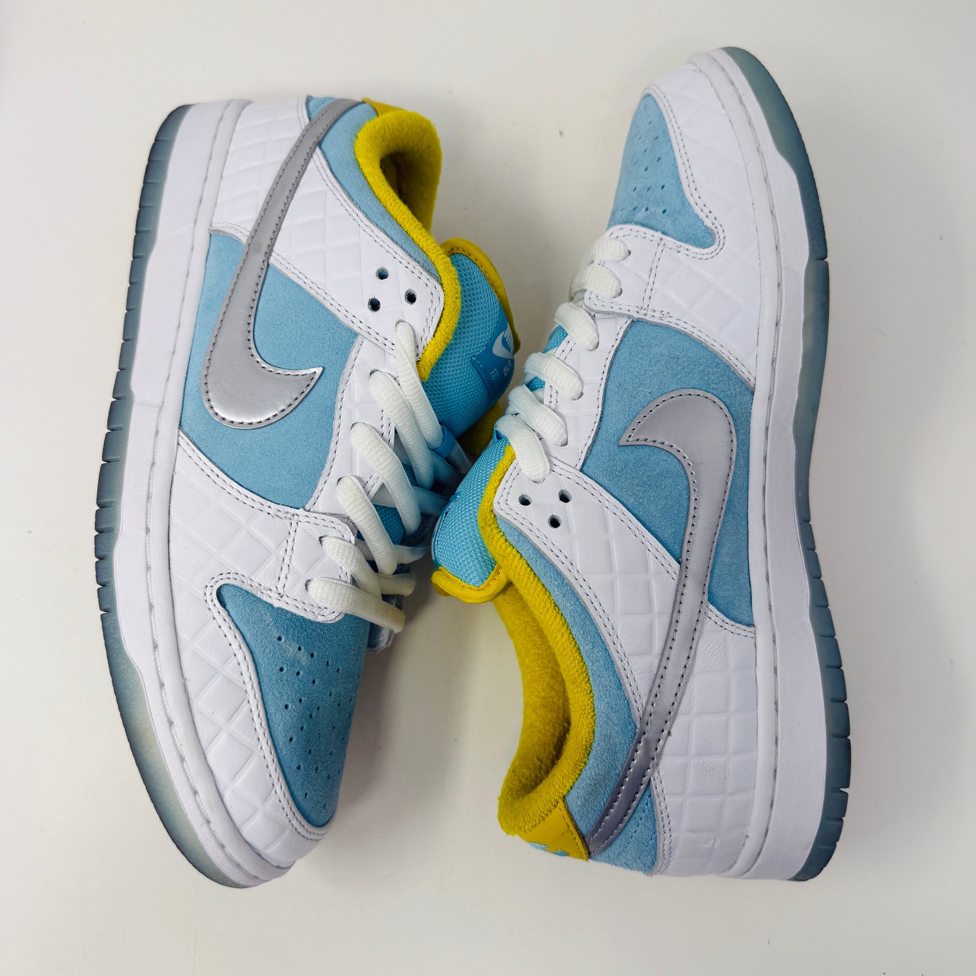 Nike SB Dunk Low FTC Lagoon Pulse sneakers, size 10, 2021 release with extra laces.