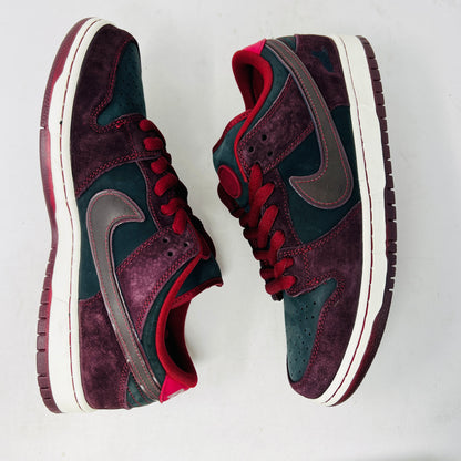 Nike SB Dunk Low Riot Skateshop