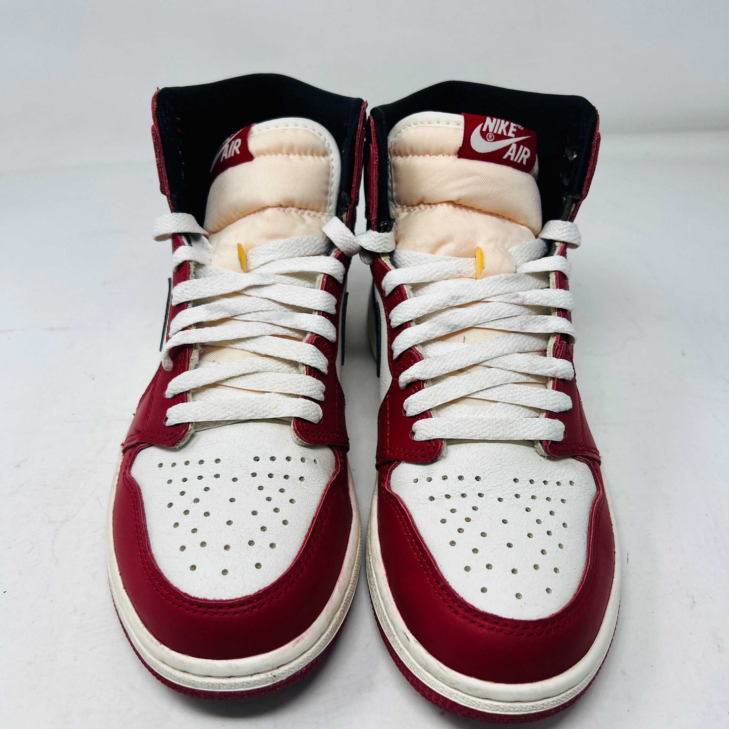 Jordan 1 Retro High OG Chicago Lost and Found sneakers, size 7, 2022 release, good condition.