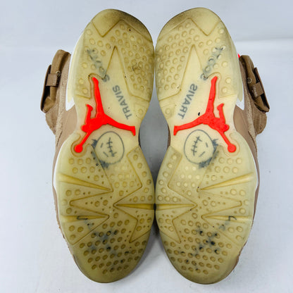 Jordan 6 Retro Travis Scott British Khaki sneakers with clean uppers and soles, 2021 edition, extra laces included.