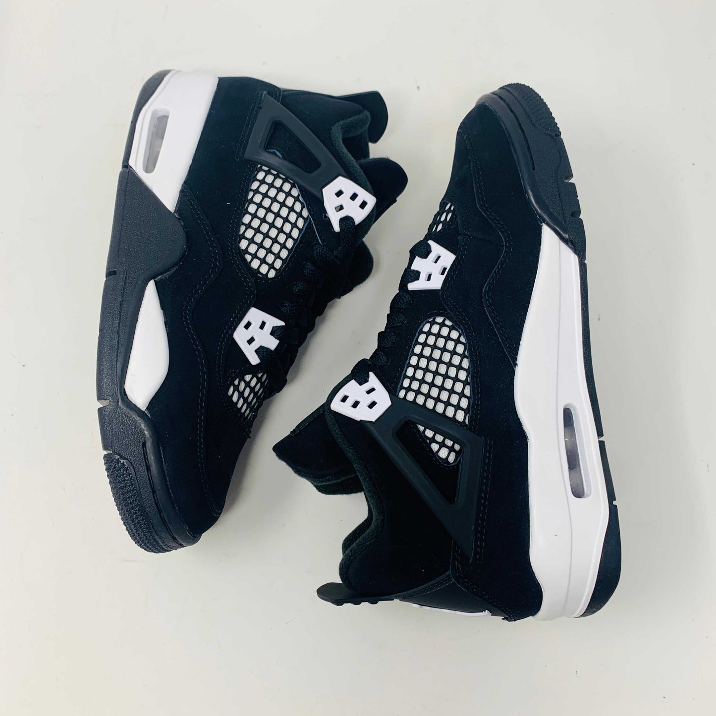 Jordan 4 Retro White Thunder GS sneakers, brand new, 2024 release.