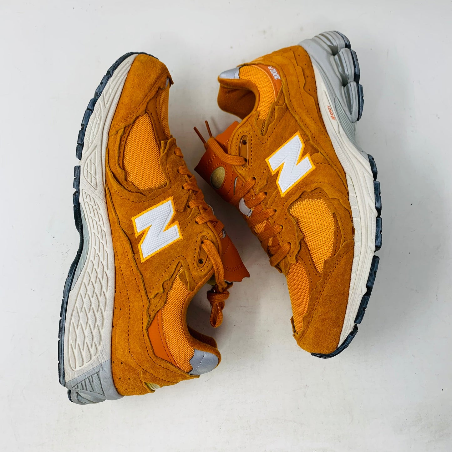 Balance 2002R Protection Pack Vintage Orange sneakers, lightly used, size 9.5M, 2022 model.