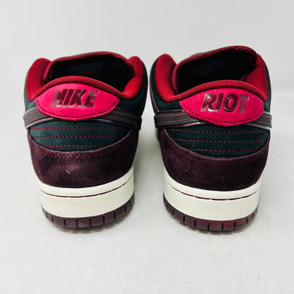 Nike SB Dunk Low Riot Skateshop