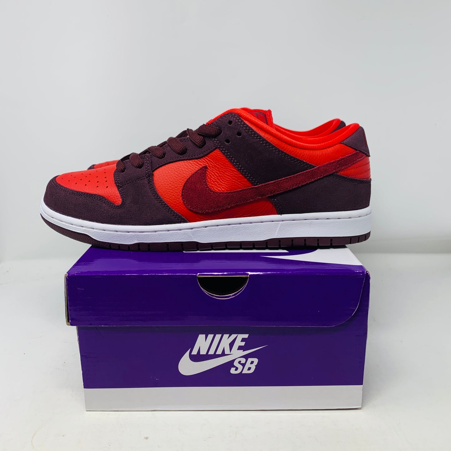 Nike SB Dunk Low Cherry