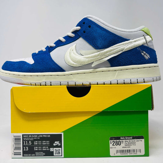 Nike SB Dunk Low Pro Fly Streetwear Gardenia sneaker in blue and white, size 11.5M, condition 8.75/10 with slight wear, on green and yellow box, year 2023.