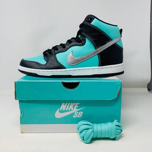 Nike SB Dunk High Diamond Supply Co. sneakers with Tiffany laces and box, brand new condition.