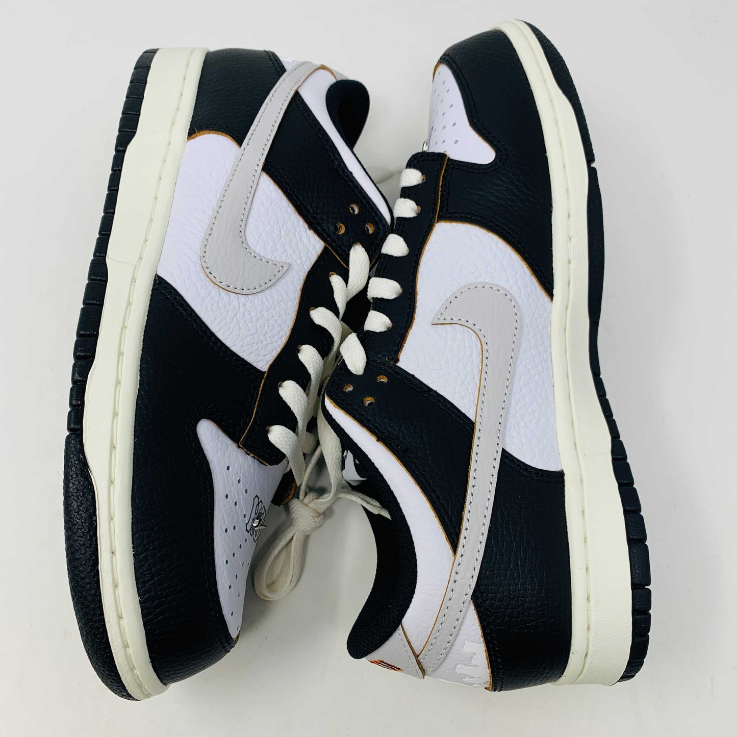 Nike SB Dunk Low HUF San Francisco sneakers, brand new, 2022, includes extra black laces.