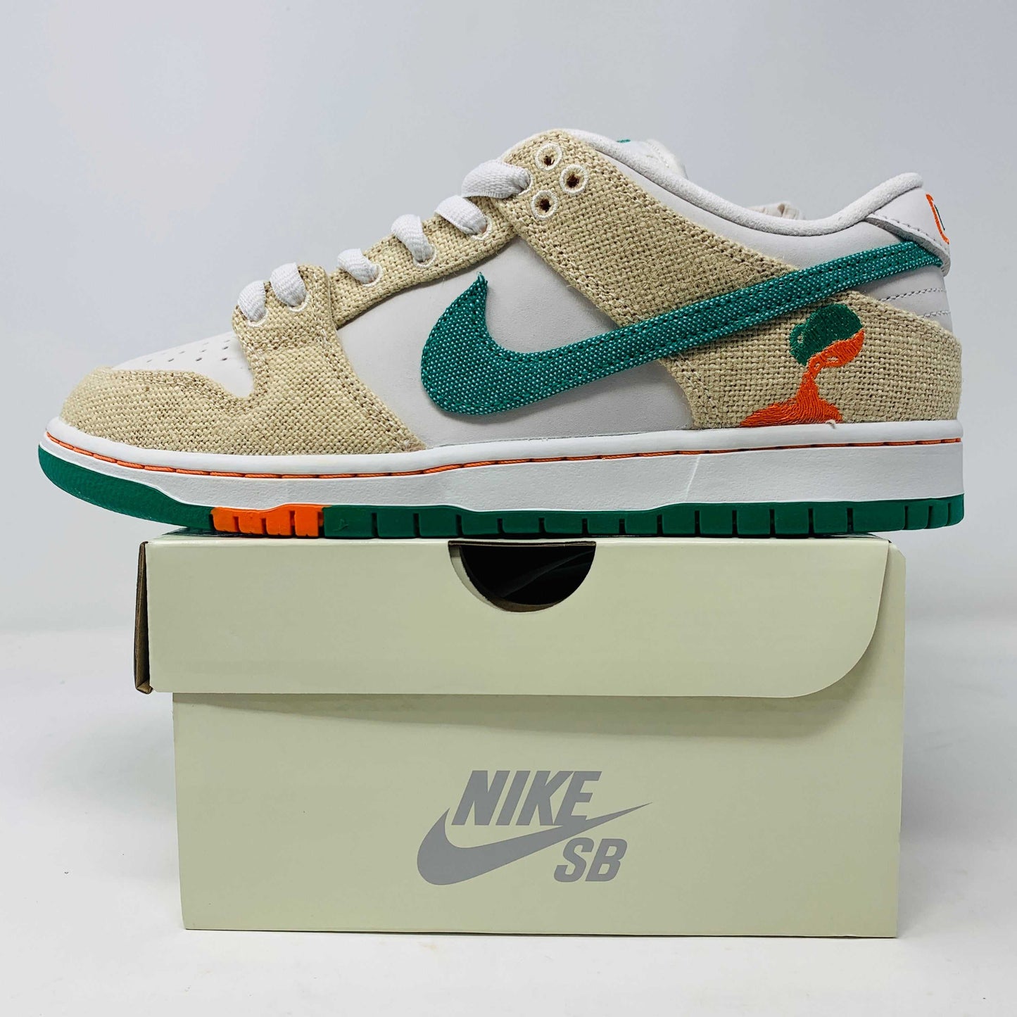 Nike SB Dunk Low Jarritos sneakers, brand new, 2023 release, with extra laces.