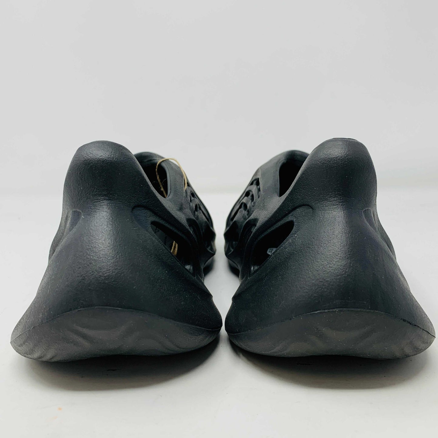 Yeezy Foam RNNR Onyx rear view, brand new, 2022 release.