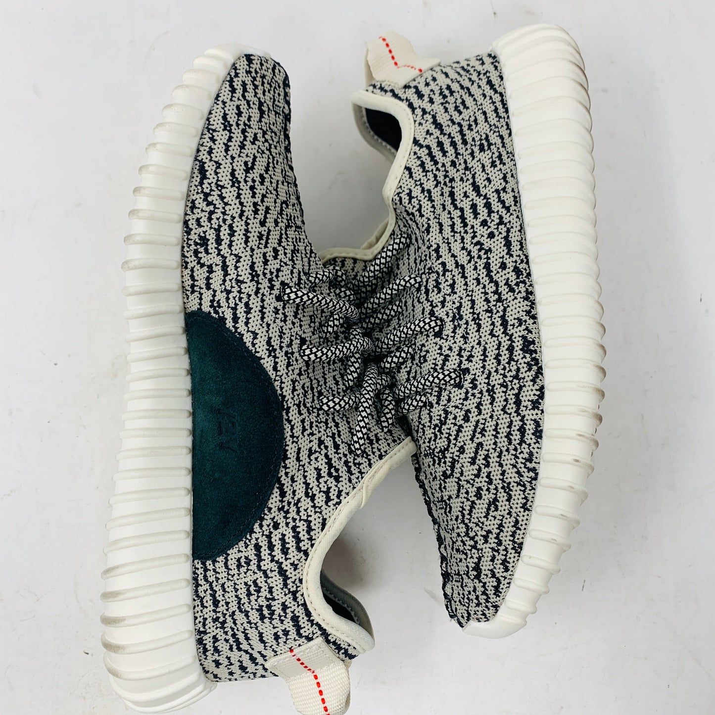 Yeezy Boost 350 Turtledove (2022) size 6M in excellent condition, worn once.