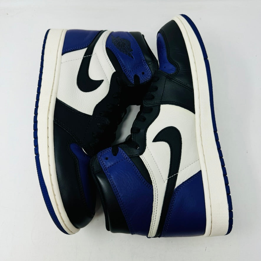 Jordan 1 Retro High Court Purple sneakers, size 10.5, 2018 edition, with clean uppers and extra purple laces.