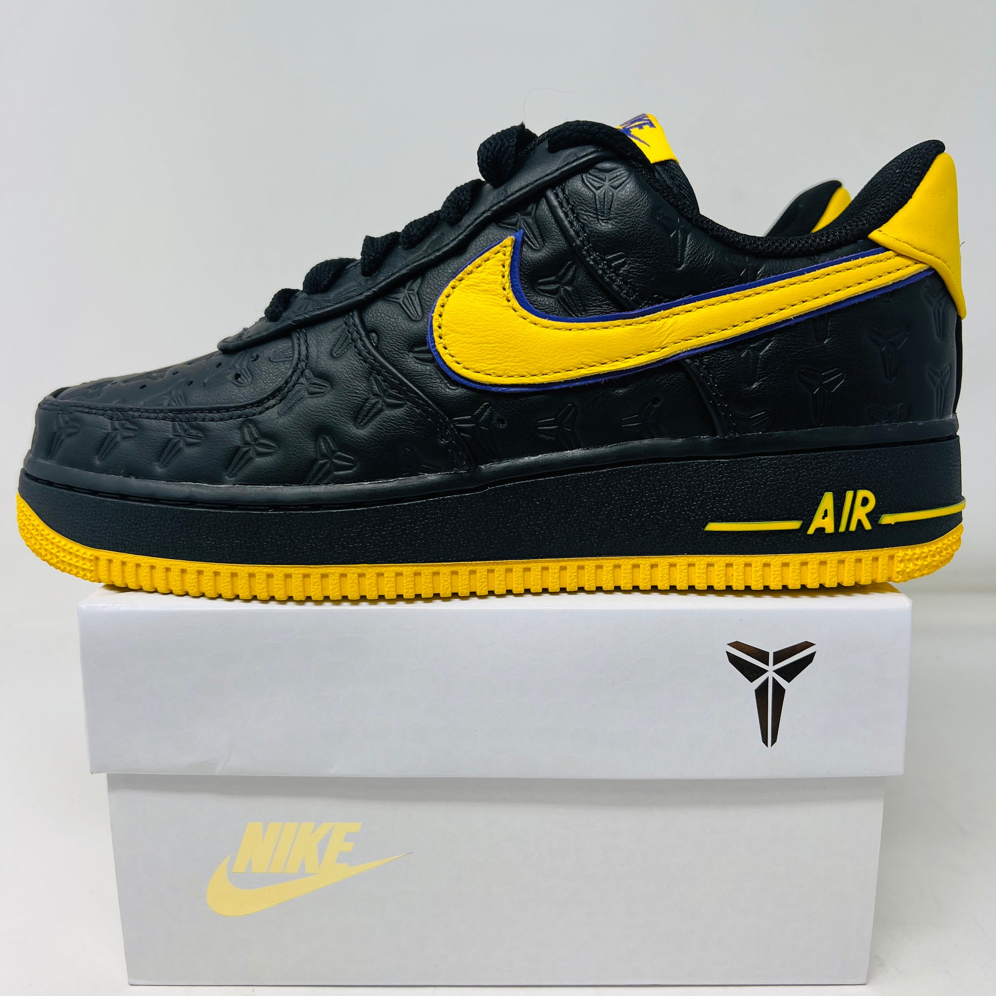 Nike Air Force 1 Low Kobe Bryant Lakers Away sneakers in black and yellow, brand new, 2024 edition.