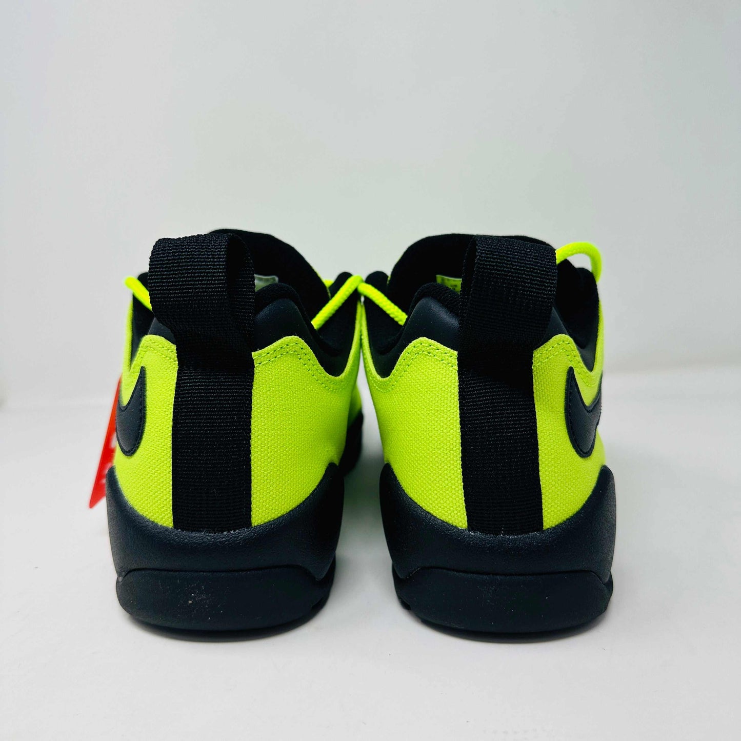 Nike SB Darwin Low Supreme Volt