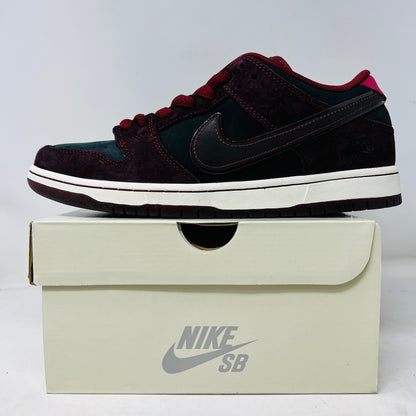 Nike SB Dunk Low Riot Skateshop