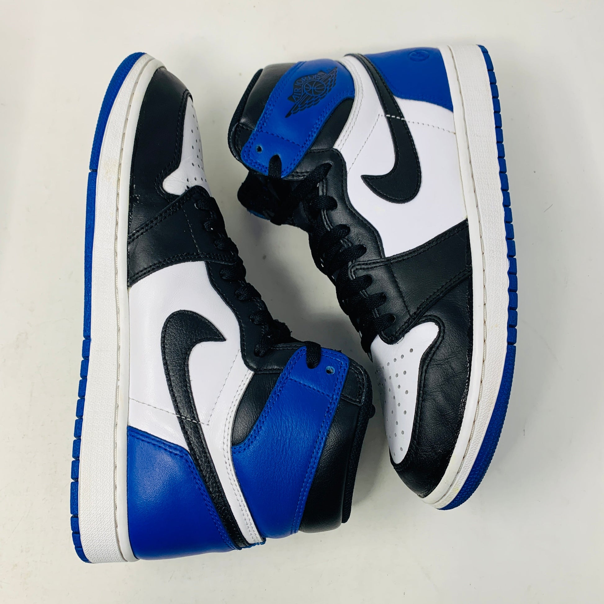 Jordan 1 Retro High Fragment sneakers, size 10.5M, 2014, clean uppers, blue laces.