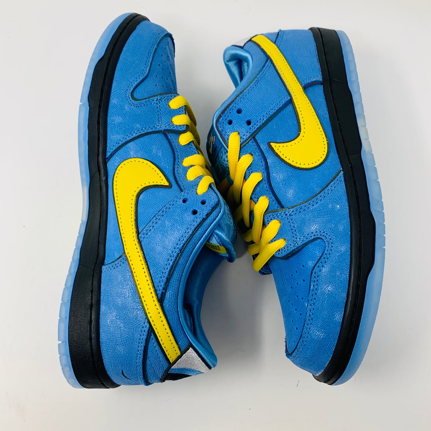 Nike SB Dunk Low The Powerpuff Girls Bubbles sneakers in blue and yellow, brand new with black laces, 2023 release.