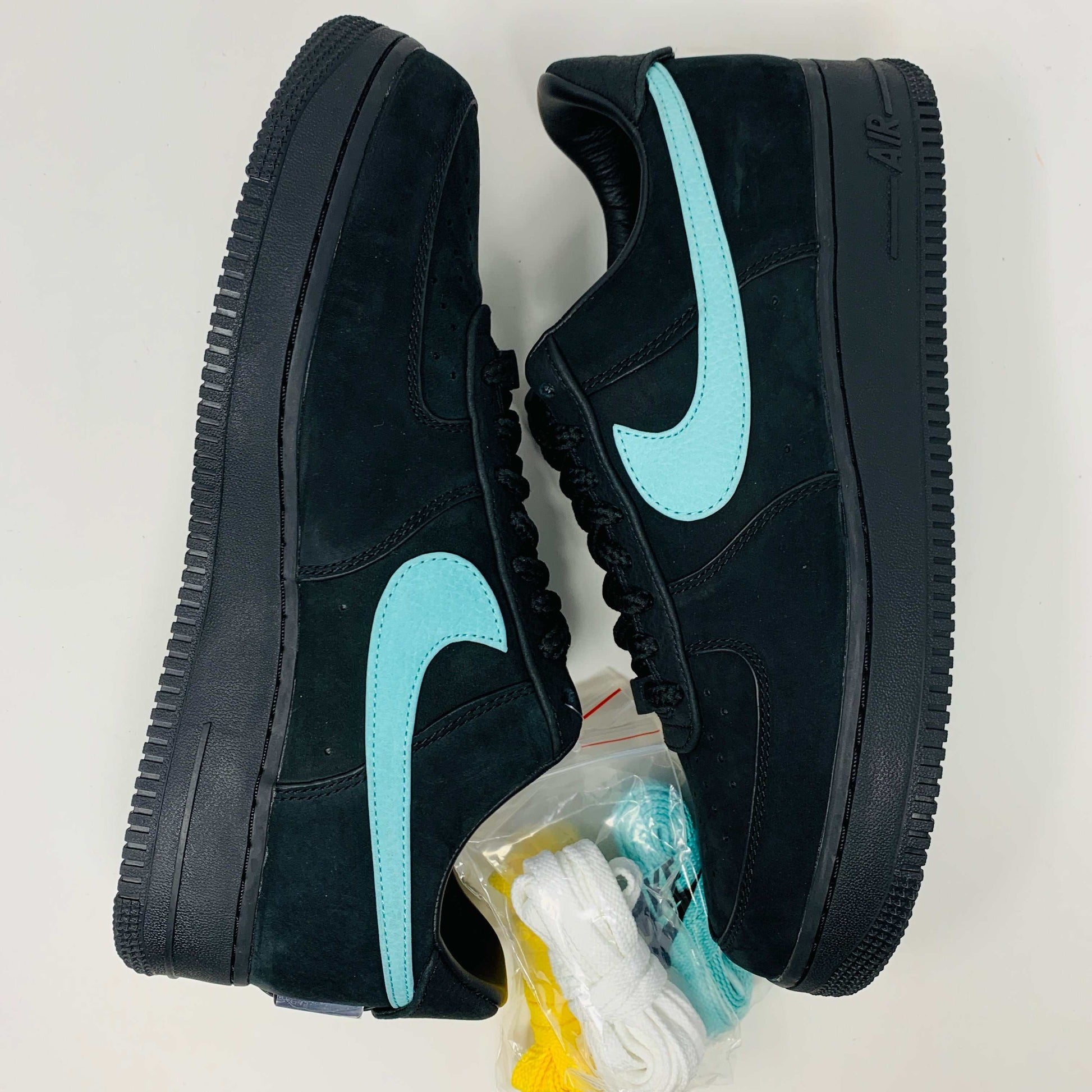 Nike Air Force 1 Low Tiffany & Co. 1837 sneakers with extra laces, brand new, 2023 release.