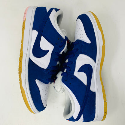 The Nike SB Dunk Low Los Angeles Dodgers, authentic and stylish, feature blue and white panels, a vibrant yellow sole, and a distinctive blue swoosh logo on the sides. Released in 2022 by Nike, they are elegantly displayed against a crisp white background.